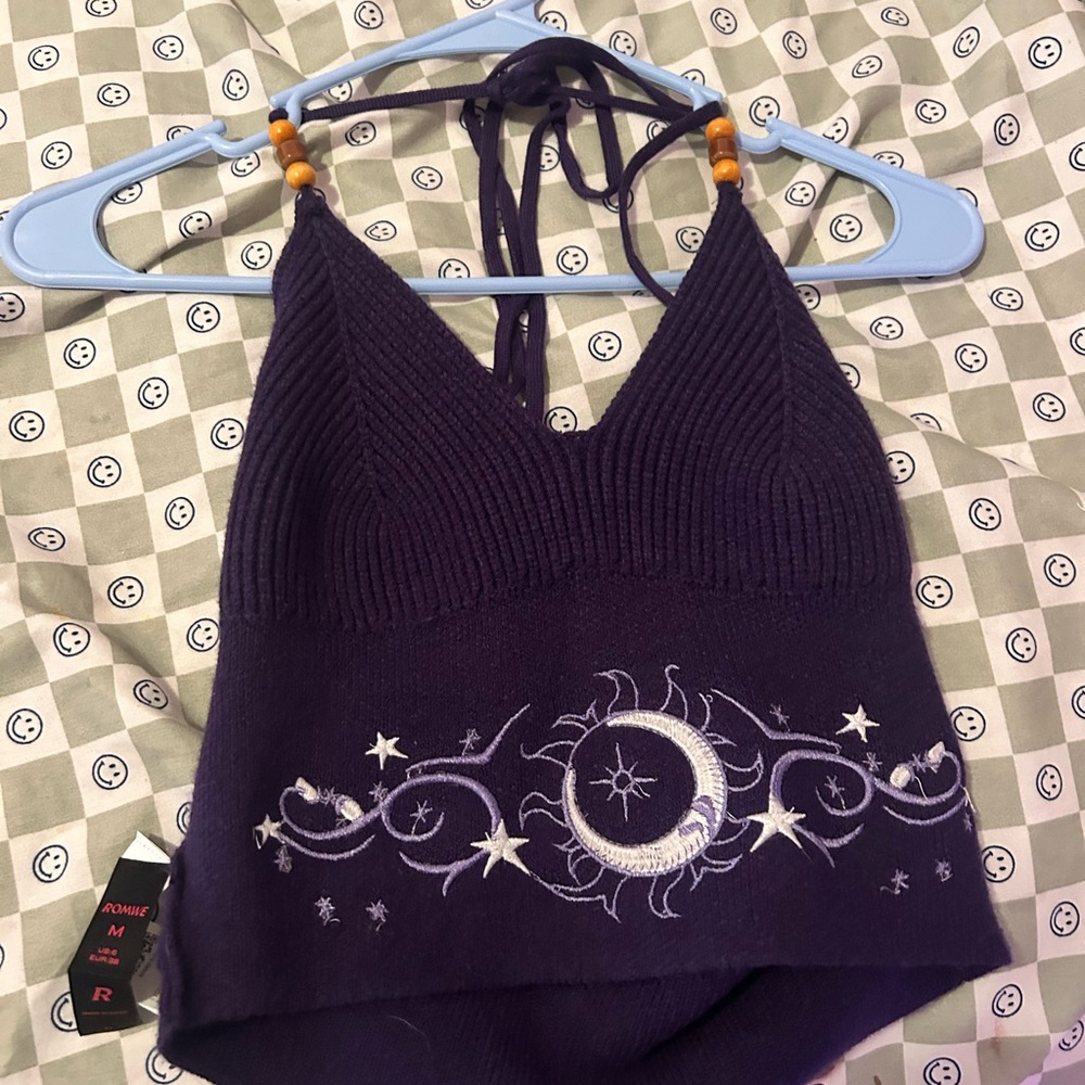 Romwe knit tops size medium for both